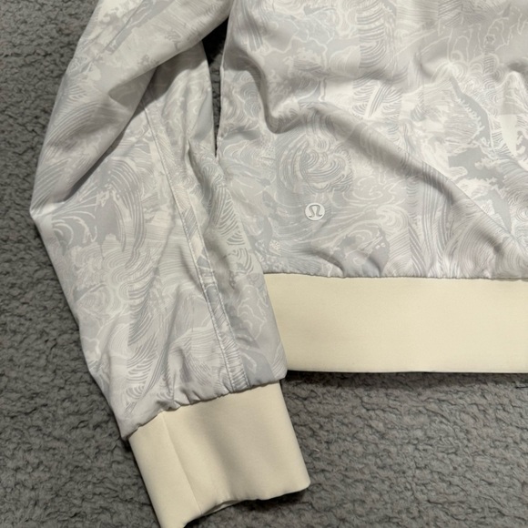 Lululemon Women’s Bomb Around Jacket Reversible Lightweight Stretch Wave White 6 - Picture 7 of 10